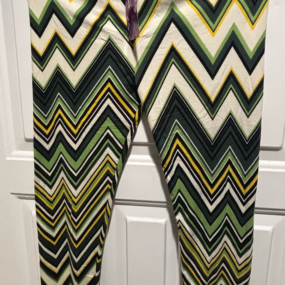 Colorful Chevron Patterned Pants - Picture 7 of 9